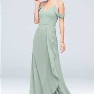 NO ALTERATIONS SIZE 6 David’s Bridal Bridesmaid Dress